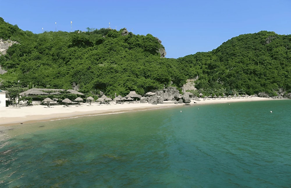 The poetic scenery at Tung Thu Beach